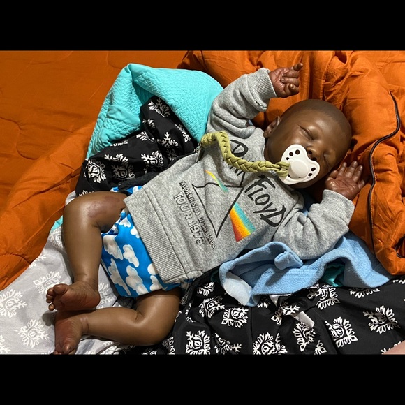 **Reserve** Realborn Reborn Baby Dominic - Picture 5 of 9